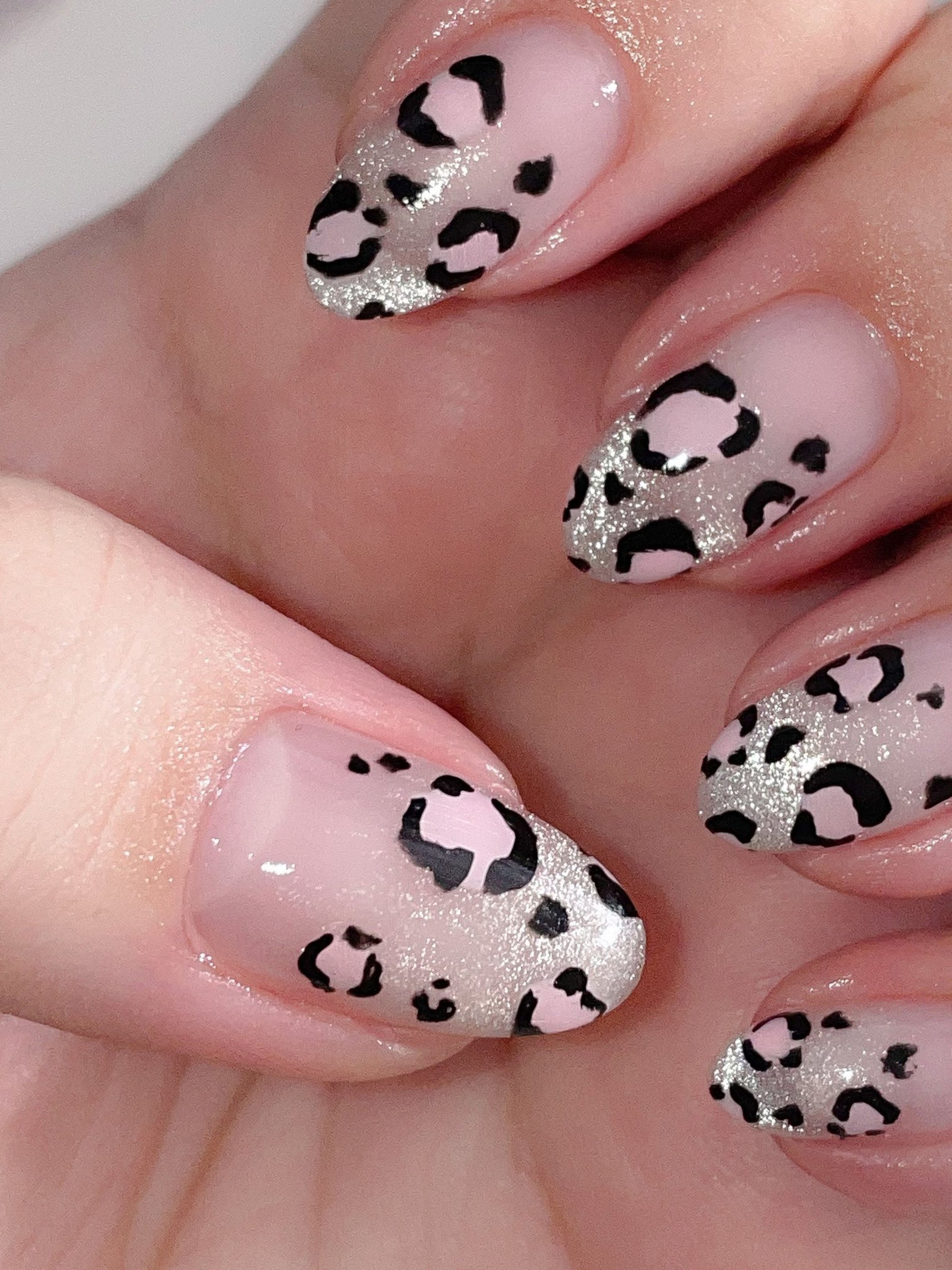 Creative nail art featuring intricate designs, vibrant colors, and unique patterns. Perfect for beauty and fashion photography, showcasing trends in nail designs and the artistry of manicure techniques.